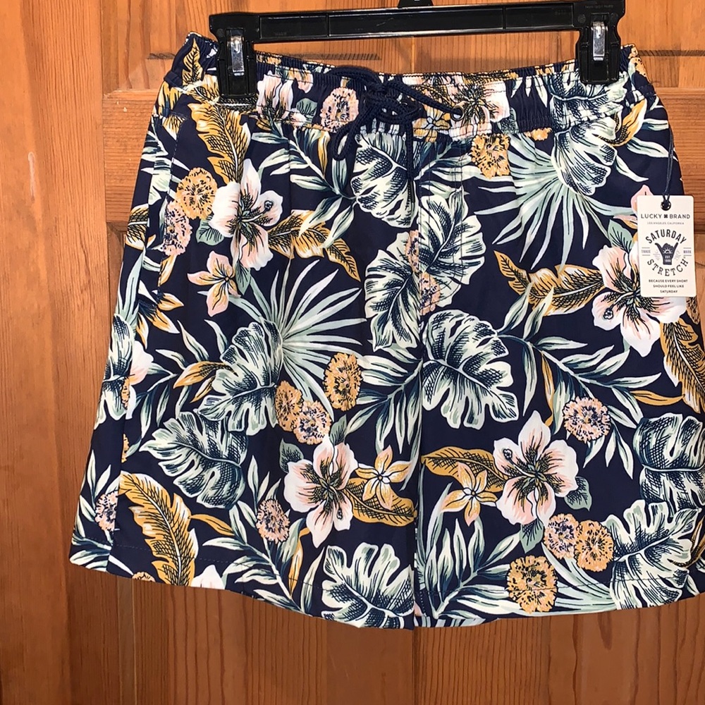 New men’s Lucky Brand swim short sz s.
